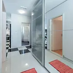 Giorgio 아파트